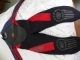 wet suit medium/large(5',8 � 5',11) et (165lb � 185lb) 3/2mm seulement 10 plong�e tel:829-579-7175 e-mail:styve32@videotron.ca