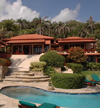 Luxury 10 bed oceanside villa vacation rental in Cabrera