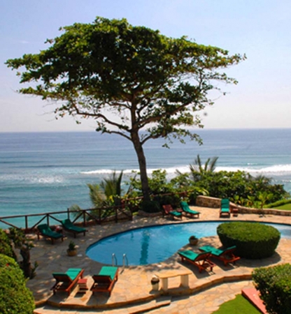 Luxury 10 bed oceanside villa vacation rental in Cabrera