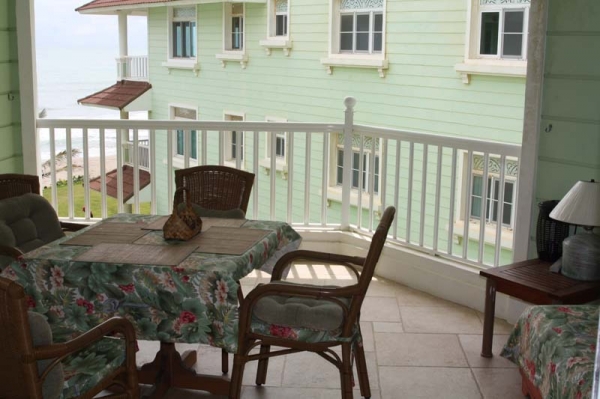 Quiet fully furnished beachfront apartment vacation rental in Cabarete